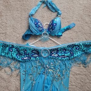 Belly dancing dress with belt